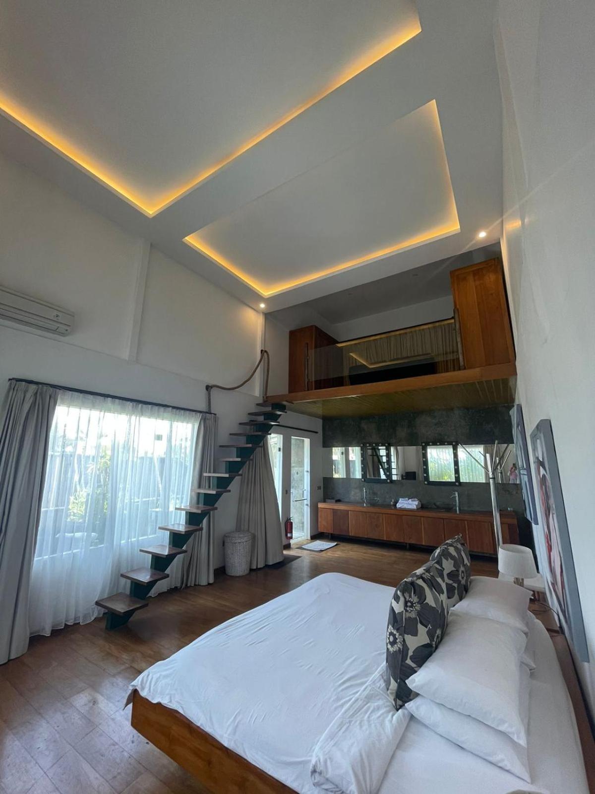 Saga Villas Ultra Семіньяк Екстер'єр фото